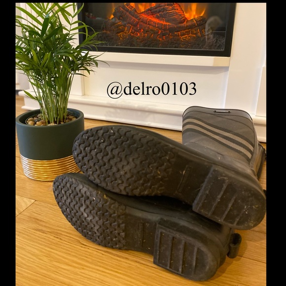 Burberry Clemence Signature Check Rainboot - Picture 2 of 7